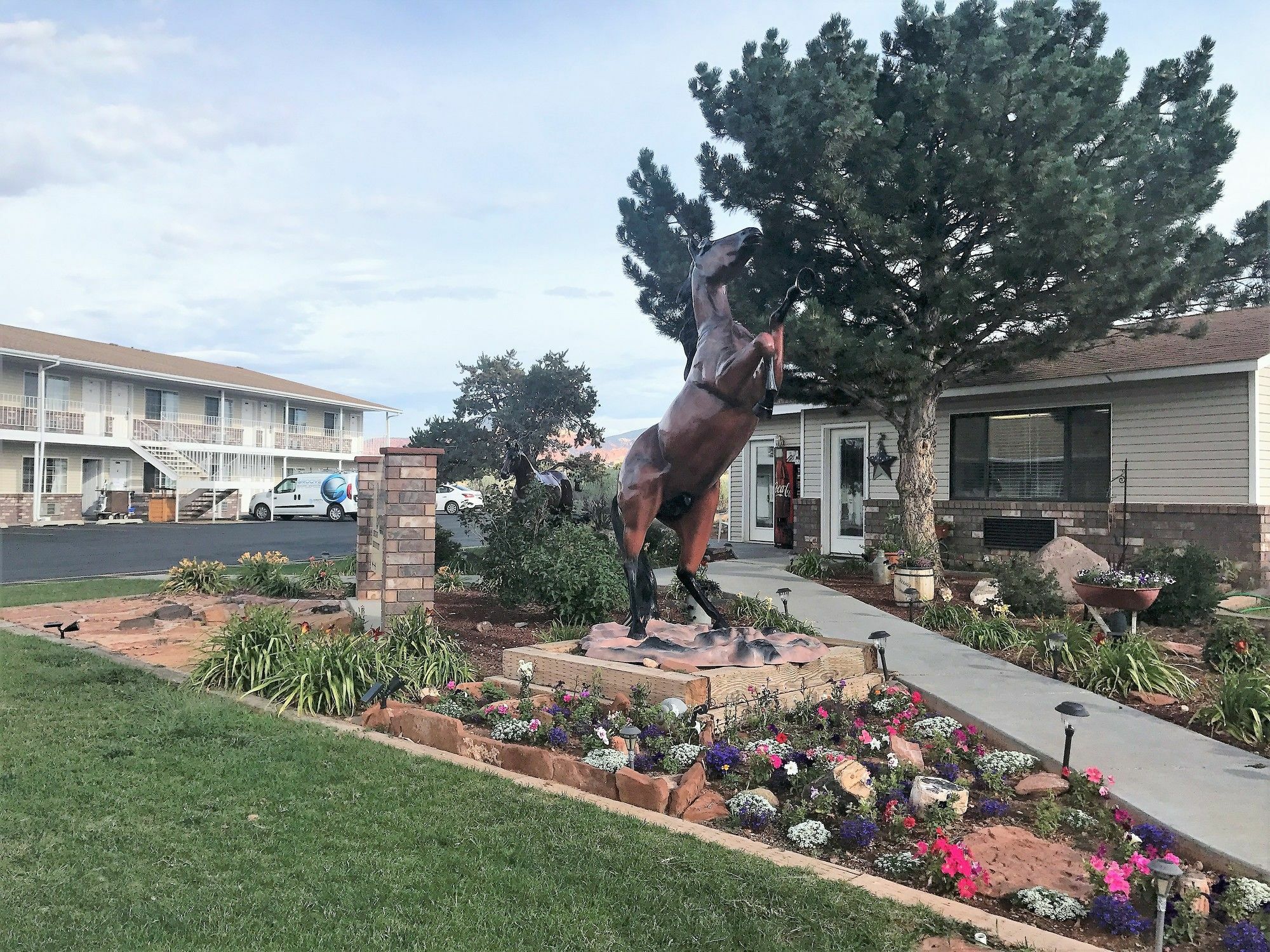 Broken Spur Inn & Steakhouse Torrey Exterior foto